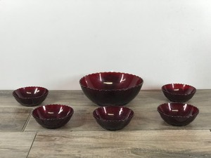 lot 429 image: Lot 6 Vintage Anchor Hocking Royal Ruby Red Thumbprint Pattern Master Berry Bowls