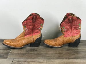 lot 430 image: Tony Lama Lucky Star Cow Girl Boots - Size 8.5 B