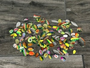 lot 184 image: Large Lot of Spinner Blades for Fishing