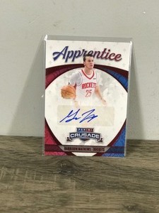 lot 168 image: 2021-22 Panini Crusade GARRISON MATHEWS Apprentice Auto Card - No. APP-GMA