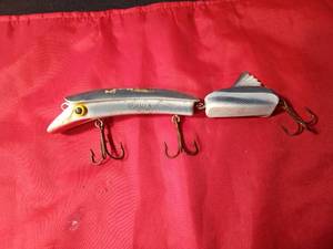 lot 150 image: Vintage Burmek Secret Bait jointed fishing lure (Introdused to the market in 1953 by Tony and Fred Burmek)