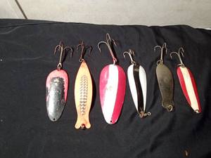 lot 140 image: 6 Large Daredevil fishing spoons