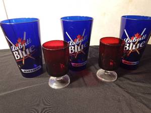 lot 109 image: 3 Labatt Blue cobalt blue glasses and 2 small red glasses
