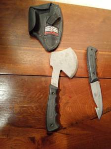 lot 114 image: Smith & Wesson hatchet and knife set with sheath