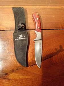 lot 115 image: Winchester hunting knife with sheath