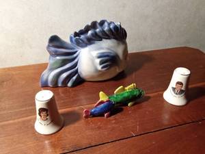 lot 95 image: John F. & Jacqueline Kennedy salt & pepper shakers, fish salt & pepper shakers and fish planter