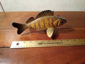 lot 75 image: 2009 Hand carved wood Perch spearing fish decoy by R. Whittier