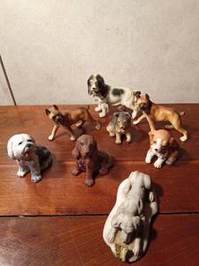 lot 85 image: Set of ceramic dog figurines