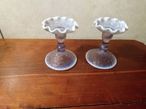 lot 80 image: Vintage Fenton blue opalescent ruffled edge Water Lily footed compote dishcandle holder