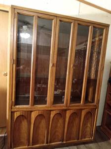 lot 18 image: Vintage solid wood china cabinet