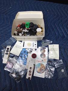 lot 45 image: Container of vintage buttons