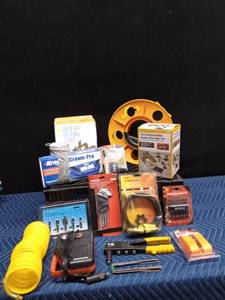 lot 71 image: Lot of tools