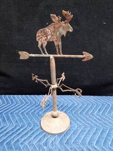 lot 64 image: Tabletop moose weathervane