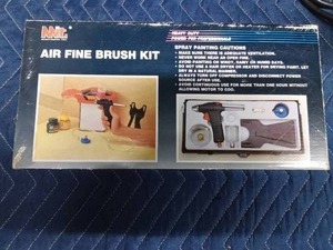 lot 57 image: Unopened box of MIT air fine brush kit