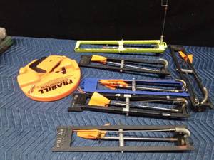 lot 33 image: 7 Tip-ups