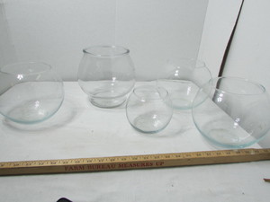 lot 89 image: Various Glass Bubble Bowl Vases