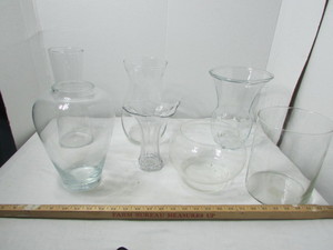 lot 90 image: Various Glass Vases