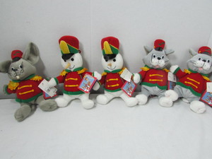 lot 132 image: Vintage Snowden with Friends Characters