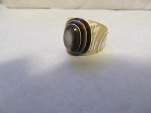 lot 51 image: MOTHER OF PEARL RING