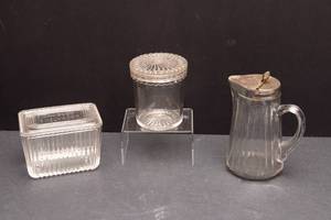lot 29 image: Vintage Glass Kitchenware Lot