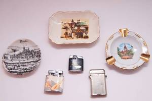 lot 41 image: Vintage Lighters & Ashtrays