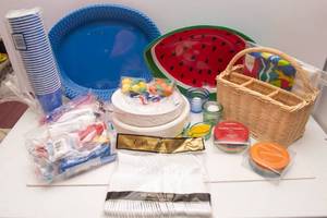 lot 25 image: Picnic & Outdoor Entertaining Lot