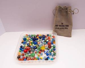 lot 51 image: Variety of Vintage Marbles