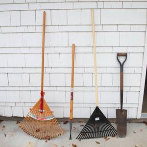 lot 77 image: Lot of 4 Garden Tools  Rakes, Shovel & Weeder