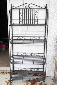 lot 70 image: Metal Bakers Rack