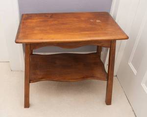 lot 93 image: Small Maple End Table
