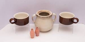 lot 65 image: 5 Stoneware Pieces