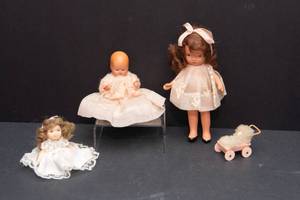 lot 97 image: Vintage Nancy Ann Storybook Dolls  Lot of 3