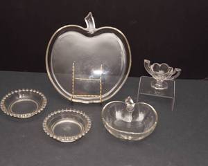 lot 82 image: 5 Clear Glass Pieces