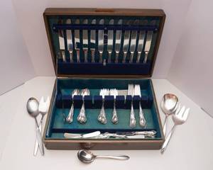 lot 1 image: Sterling Silver Flatware Set  Includes Nakens Silverware Chest