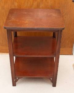 lot 81 image: Vintage Wooden Small Side Table