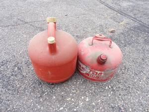 lot 61 image: Eagle 2 Gallon Gas Can and Plastic Can