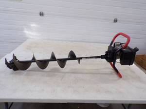 lot 36 image: 8 Gas Strike Master Ice Auger