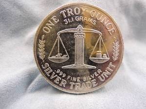 lot 4 image: One Ounce Silver .999 Fine Silver