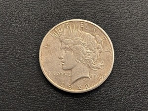 lot 4 image: 1922-S Peace Dollar