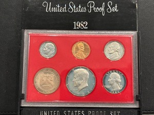 lot 38 image: 1982-S Proof Set