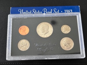 lot 39 image: 1983-S Proof Set