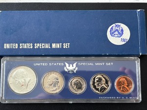 lot 45 image: 1967 Special Mint Set