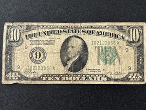 lot 22 image: 1928 Green Seal $10 Dollar Federal Reserve Note