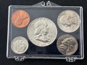 lot 40 image: 1959-D Mint Set