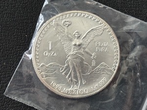 lot 78 image: 1994 1 Ounce .999 Fine Silver Mexican Libertad
