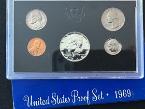 lot 199 image: 1969-S Proof Set