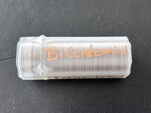 lot 140 image: Roll of Uncirculated 1976 Bicentennial Quarters
