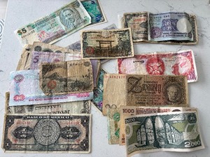 lot 169 image: Foreign Currency