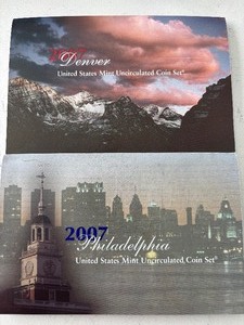 lot 146 image: 2007 P & D Mint Set