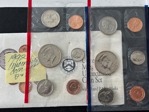 lot 112 image: 1992 P & D Mint Set